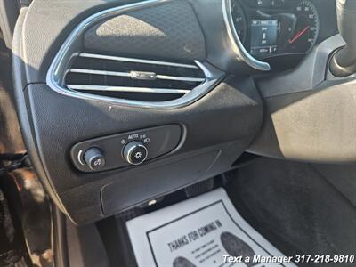 2017 Chevrolet Malibu LT   - Photo 11 - Greenwood, IN 46142