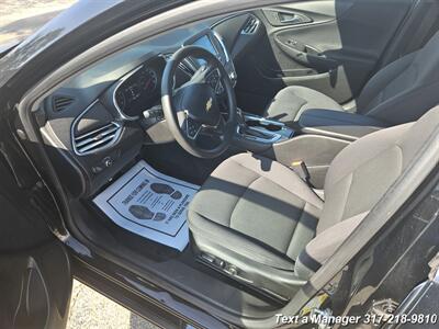 2017 Chevrolet Malibu LT   - Photo 9 - Greenwood, IN 46142