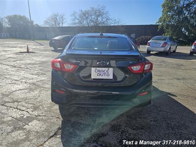 2018 Chevrolet Cruze LT Auto   - Photo 4 - Greenwood, IN 46142