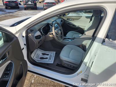 2018 Chevrolet Malibu LT   - Photo 17 - Greenwood, IN 46142