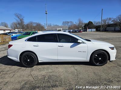 2018 Chevrolet Malibu LT   - Photo 6 - Greenwood, IN 46142