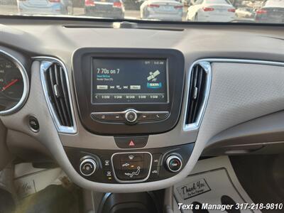 2018 Chevrolet Malibu LT   - Photo 14 - Greenwood, IN 46142