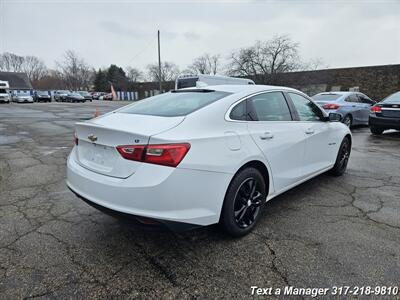 2018 Chevrolet Malibu LT   - Photo 5 - Greenwood, IN 46142