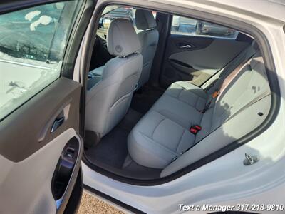 2018 Chevrolet Malibu LT   - Photo 19 - Greenwood, IN 46142