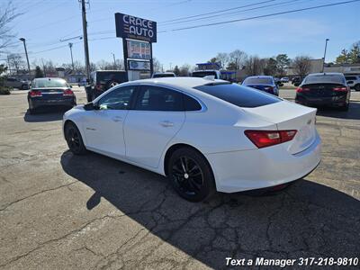 2018 Chevrolet Malibu LT   - Photo 3 - Greenwood, IN 46142