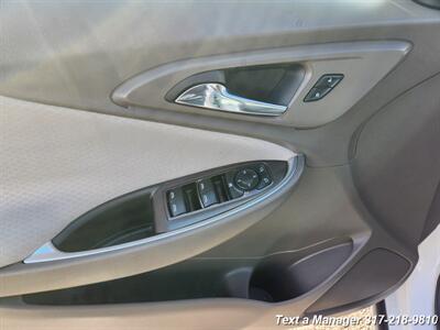 2018 Chevrolet Malibu LT   - Photo 18 - Greenwood, IN 46142