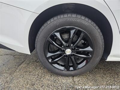 2018 Chevrolet Malibu LT   - Photo 24 - Greenwood, IN 46142