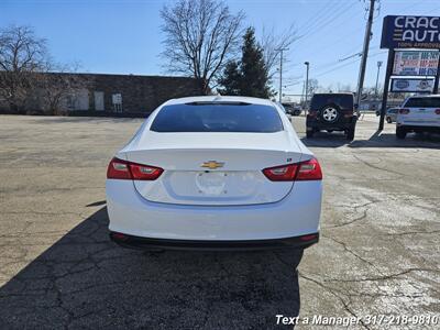 2018 Chevrolet Malibu LT   - Photo 4 - Greenwood, IN 46142