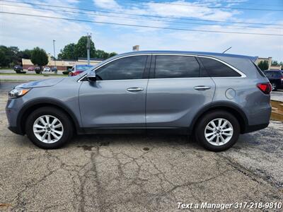 2020 Kia Sorento LX V6   - Photo 2 - Greenwood, IN 46142