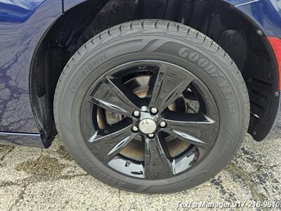 2016 Dodge Charger SXT   - Photo 10 - Greenwood, IN 46142