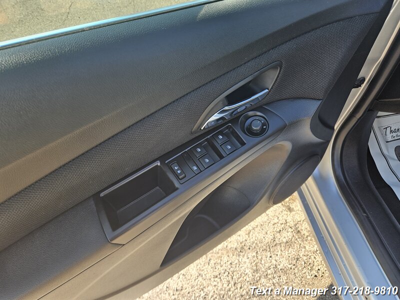 2016 Chevrolet Cruze photo 9