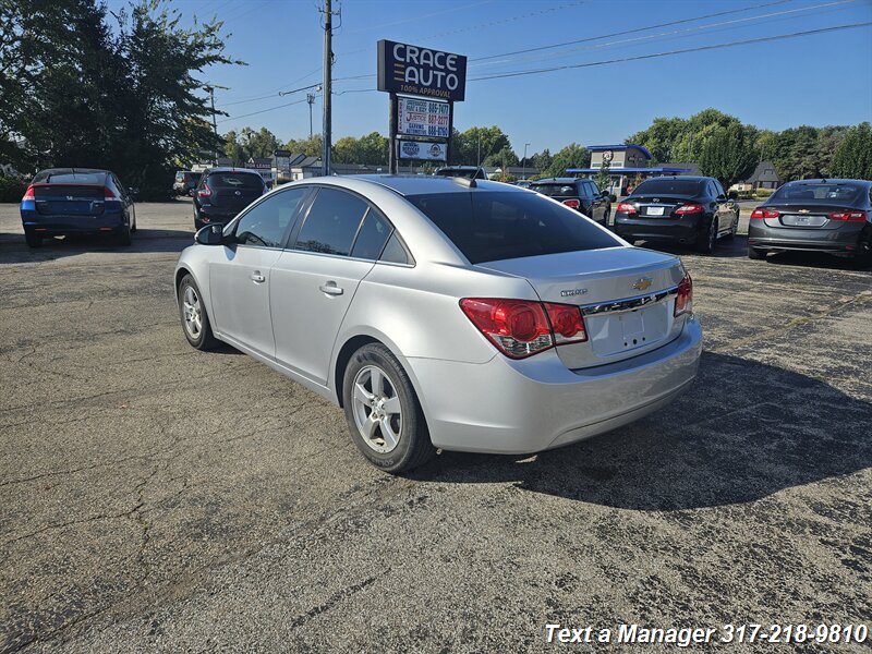 2016 Chevrolet Cruze photo 2