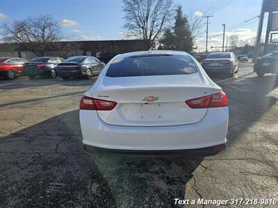 2017 Chevrolet Malibu LT   - Photo 4 - Greenwood, IN 46142