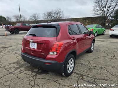 2015 Chevrolet Trax LS   - Photo 5 - Greenwood, IN 46142