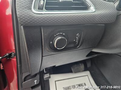 2019 Chevrolet Cruze LT   - Photo 11 - Greenwood, IN 46142