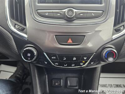 2019 Chevrolet Cruze LT   - Photo 19 - Greenwood, IN 46142