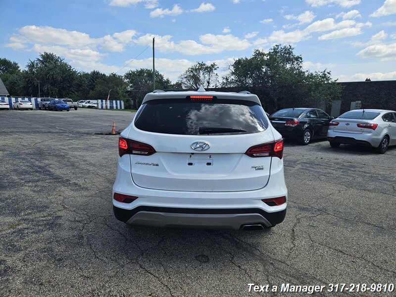 2017 Hyundai SANTA FE Sport 2.4L - Photo 4 - Greenwood, IN 46142