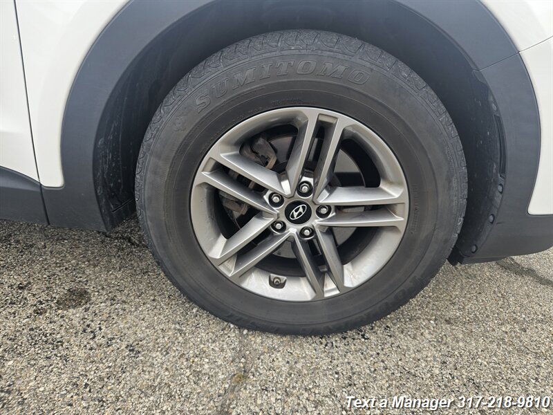 2017 Hyundai SANTA FE Sport 2.4L - Photo 27 - Greenwood, IN 46142