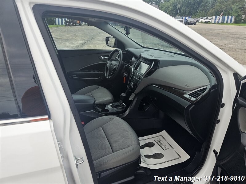 2017 Hyundai SANTA FE Sport 2.4L - Photo 25 - Greenwood, IN 46142