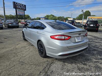 2015 Ford Fusion SE   - Photo 3 - Greenwood, IN 46142