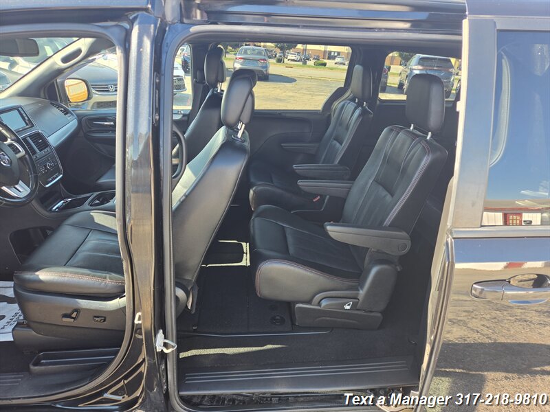 2019 Dodge Grand Caravan GT - Photo 22 - Greenwood, IN 46142