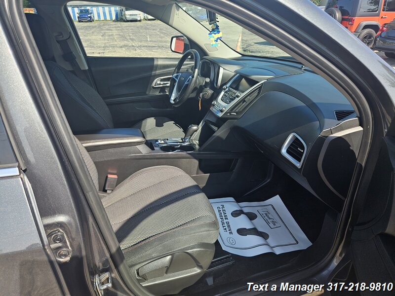 2017 Chevrolet Equinox LT - Photo 27 - Greenwood, IN 46142