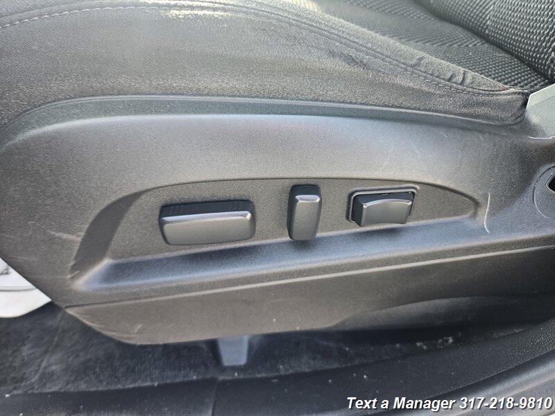 2017 Chevrolet Equinox LT - Photo 11 - Greenwood, IN 46142