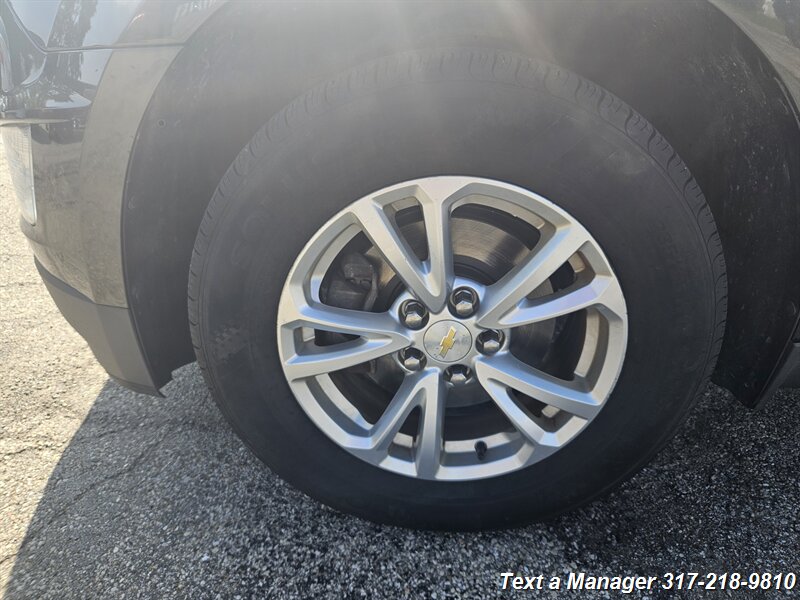 2017 Chevrolet Equinox LT - Photo 29 - Greenwood, IN 46142