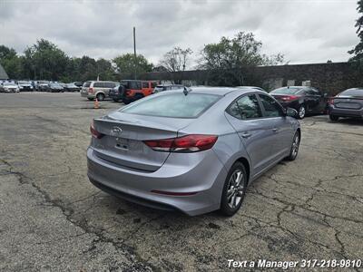 2017 Hyundai ELANTRA SE   - Photo 5 - Greenwood, IN 46142