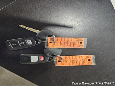 2017 Hyundai ELANTRA SE   - Photo 13 - Greenwood, IN 46142