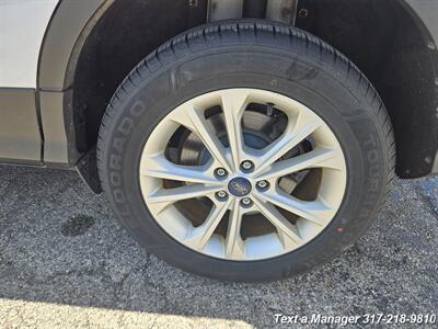 2017 Ford Escape SE   - Photo 10 - Greenwood, IN 46142