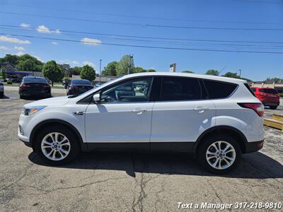 2017 Ford Escape SE   - Photo 2 - Greenwood, IN 46142