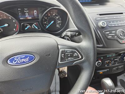 2017 Ford Escape SE   - Photo 12 - Greenwood, IN 46142