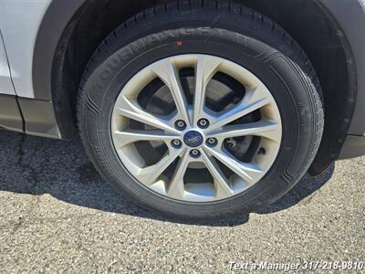 2017 Ford Escape SE   - Photo 12 - Greenwood, IN 46142