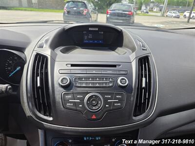 2017 Ford Escape SE   - Photo 16 - Greenwood, IN 46142