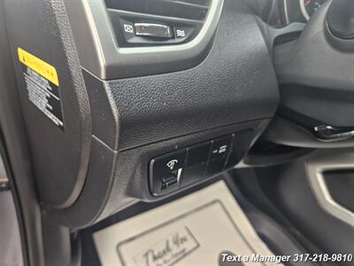 2016 Hyundai VELOSTER   - Photo 11 - Greenwood, IN 46142