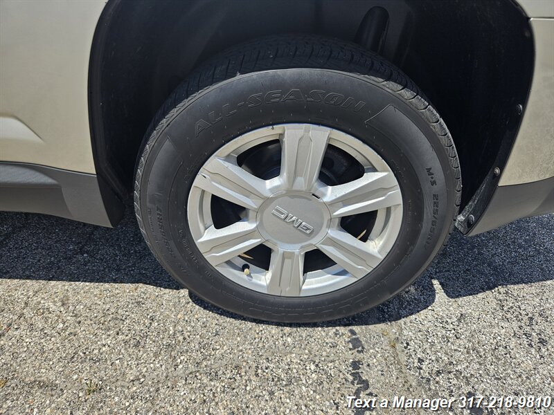2014 GMC Terrain SLE-2 - Photo 9 - Greenwood, IN 46142