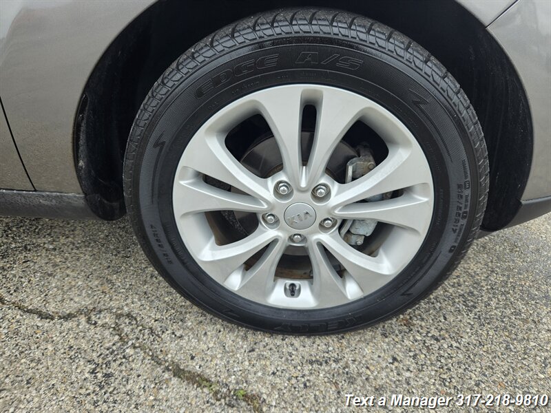 2015 Kia Soul + - Photo 30 - Greenwood, IN 46142