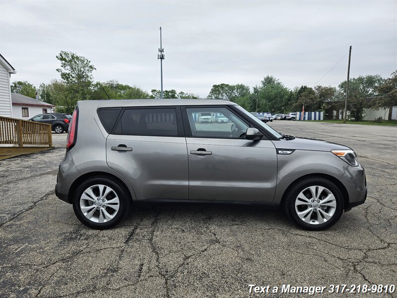 2015 Kia Soul + - Photo 6 - Greenwood, IN 46142