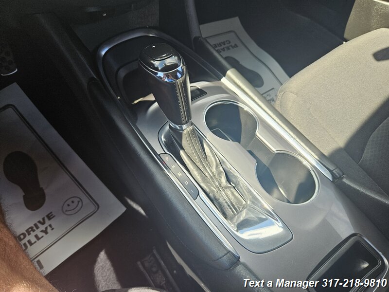 2017 Chevrolet Malibu LT - Photo 21 - Greenwood, IN 46142
