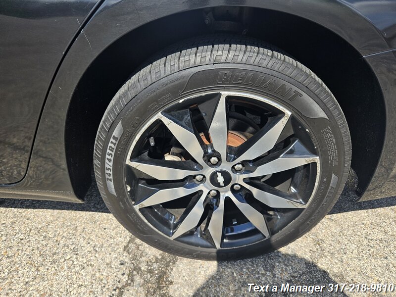 2017 Chevrolet Malibu LT - Photo 29 - Greenwood, IN 46142