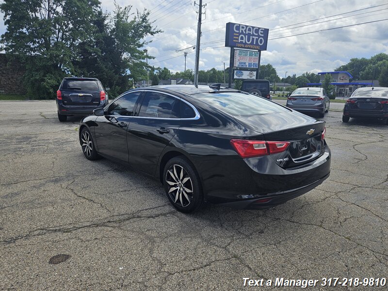 2017 Chevrolet Malibu LT - Photo 3 - Greenwood, IN 46142