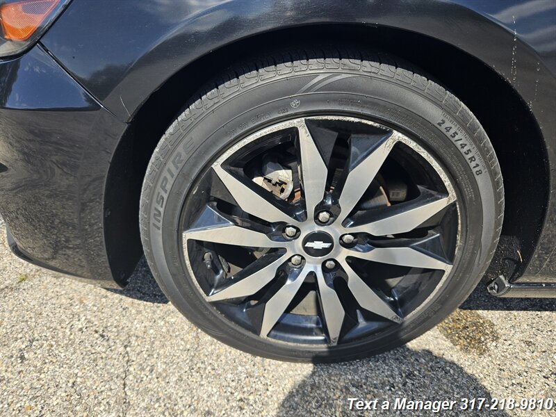 2017 Chevrolet Malibu LT - Photo 28 - Greenwood, IN 46142