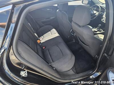 2017 Chevrolet Malibu LT - Photo 25 - Greenwood, IN 46142