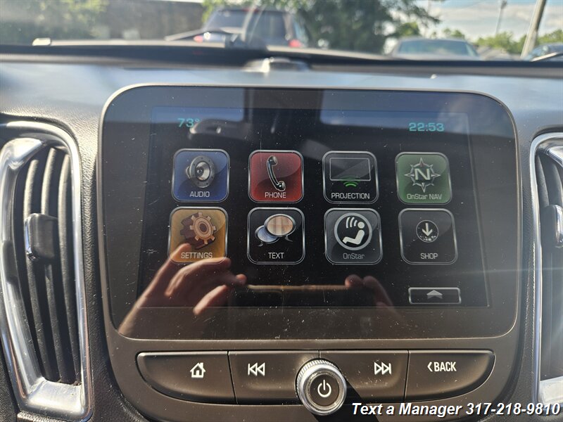 2017 Chevrolet Malibu LT - Photo 18 - Greenwood, IN 46142