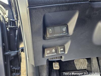 2011 INFINITI M 56 x   - Photo 14 - Greenwood, IN 46142