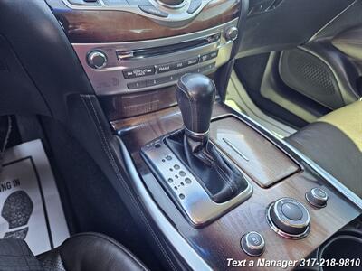2011 INFINITI M 56 x   - Photo 24 - Greenwood, IN 46142