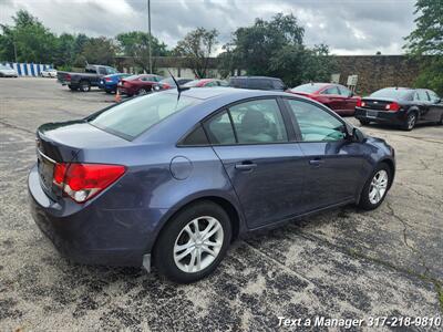 2013 Chevrolet Cruze LS Auto   - Photo 5 - Greenwood, IN 46142