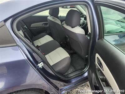 2013 Chevrolet Cruze LS Auto   - Photo 12 - Greenwood, IN 46142