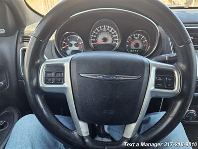 2013 Chrysler 200 Limited - Photo 15 - Greenwood, IN 46142